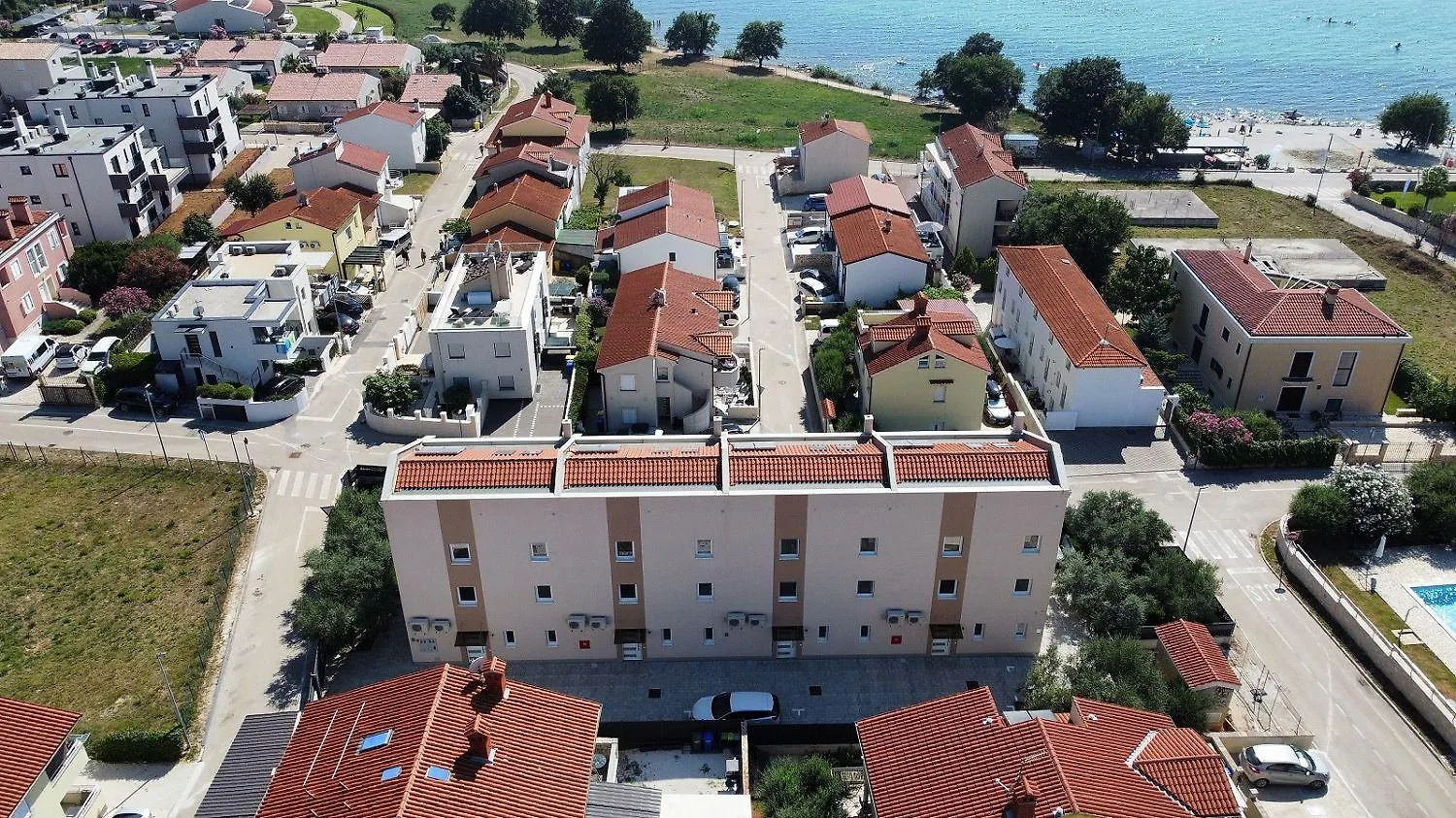 Traumhaftes Apartment Nur 100 Meter Zum Strand Mit Whirlpool, Meerblick, Bbq Medulin