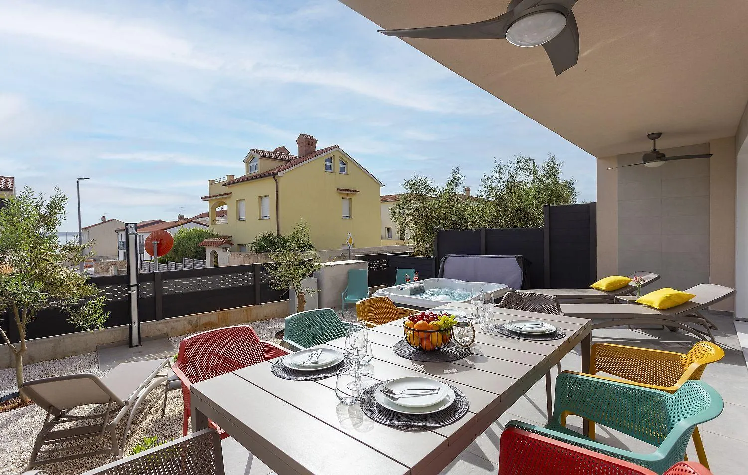 Traumhaftes Apartment Nur 100 Meter Zum Strand Mit Whirlpool, Meerblick, Bbq Medulin 0*,  Croatia